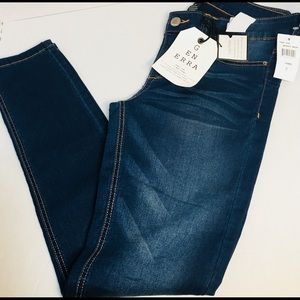 NWT Generra stretchy jeans